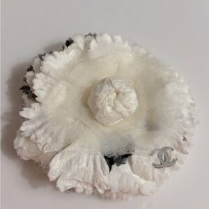 Authentic. CHANEL Broocb